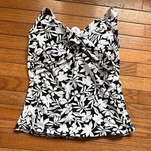 Lands End Floral Black and White Women’s tankini swimsuit. D cup 
Like new